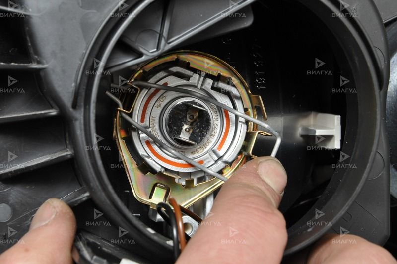Замена ламп ближнего света Mercedes B Klasse в Уфе Замена ламп ближнего света Mercedes B Klasse в Уфе