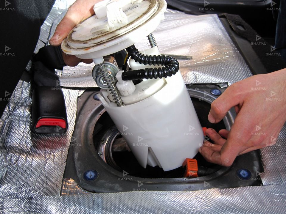 Замена топливного фильтра Mazda MX 3 в Уфе