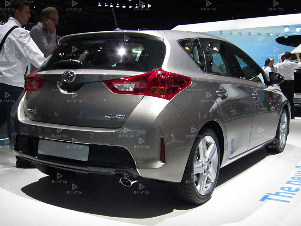 Замена воздушного фильтра Toyota Auris в Уфе